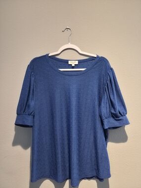 Kim & Cami Blue Eyelet Puff-Sleeve Tee